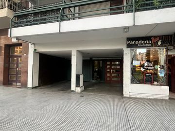 Departamento en venta de un ambiente con cochera en Caballito.