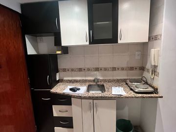 Departamento en venta de un ambiente con cochera en Caballito.