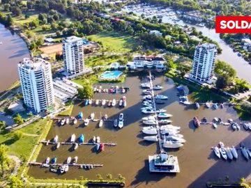Departamento en VENTA con cochera y amarra - APTO CRÉDITO