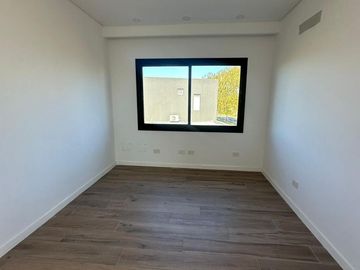 Alquiler Anual Casa a La Laguna en San Benito Villanueva Tigre