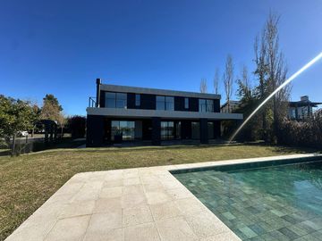 Alquiler Anual Casa a La Laguna en San Benito Villanueva Tigre