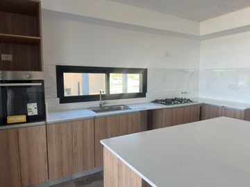 Alquiler Anual Casa a La Laguna en San Benito Villanueva Tigre