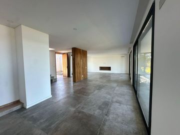 Alquiler Anual Casa a La Laguna en San Benito Villanueva Tigre
