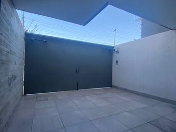 Casa moderna en venta en la Colonia Arbide