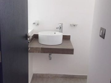 Hermosa casa en Punta Esmeralda, 3 recámaras, 3 baños, Estudio, lindos acabados.