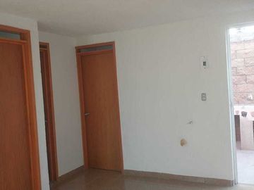 Venta  de casa, con amplio terreno