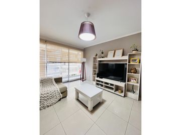 Venta Permuta. Piso exclusivo de 3 dormitorios y cochera. Comodidad a metros del Monumento.