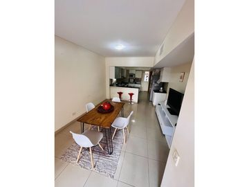 Venta Permuta. Piso exclusivo de 3 dormitorios y cochera. Comodidad a metros del Monumento.