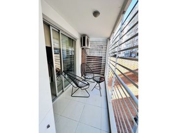 Venta Permuta. Piso exclusivo de 3 dormitorios y cochera. Comodidad a metros del Monumento.