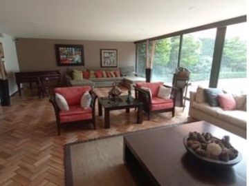 CASA EN VENTA EN JARDINES DEL PEDREGAL
