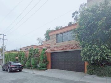 CASA EN VENTA EN JARDINES DEL PEDREGAL