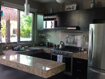 VENTA CASA, EN PLAYA DEL CARMEN, QUINTANA ROO.