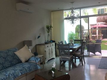 VENTA CASA, EN PLAYA DEL CARMEN, QUINTANA ROO.