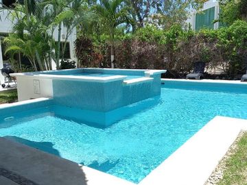 VENTA CASA, EN PLAYA DEL CARMEN, QUINTANA ROO.