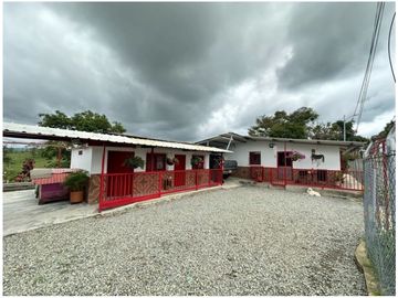 SE VENDE FINCA EN LA VIA CIRCASIA - MONTENEGRO