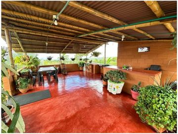 SE VENDE FINCA EN LA VIA CIRCASIA - MONTENEGRO