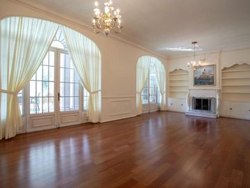 Casa en condominio en  Mansión en venta en La Hacienda