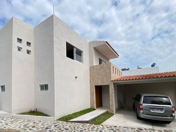 Casa en  venta en Fraccionamiento Burgos Bugambilias conjunto Los Pueblitos.