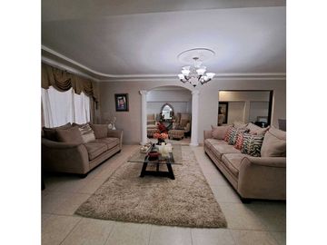 ALQUILER AMPLIA CASA SAN ANTONIO RESIDENCIAL QUINTAS DE VILLA FLOR VV