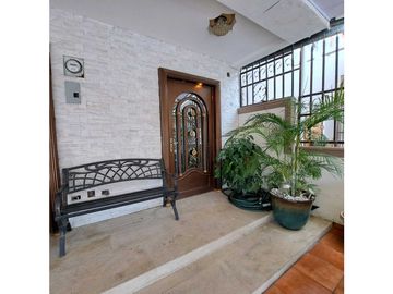 ALQUILER AMPLIA CASA SAN ANTONIO RESIDENCIAL QUINTAS DE VILLA FLOR VV