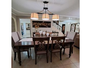 ALQUILER AMPLIA CASA SAN ANTONIO RESIDENCIAL QUINTAS DE VILLA FLOR VV