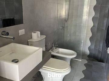 LINDA CASA EN ALQUILER CON 5 DORMITORIOS GRAN JARDIN PISCINA RINCONADA ALTA