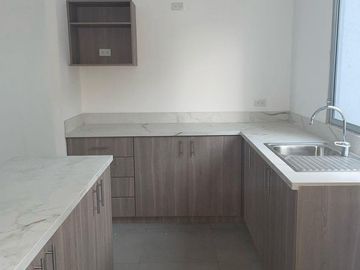 Departamento en  venta de 3 dormitorios , Urb. Costa Gardens km14 vía a la Costa ER