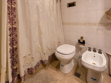 Venta Casa Boedo 4 dormitorios, jardin pileta clim