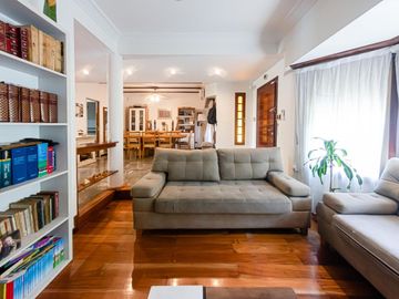 Venta Casa Boedo 4 dormitorios, jardin pileta clim