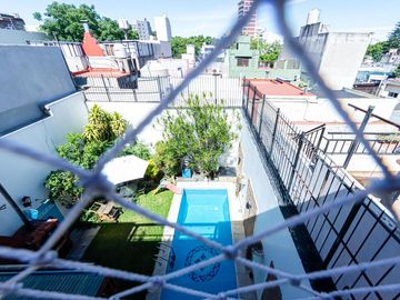 Venta Casa Boedo 4 dormitorios, jardin pileta clim