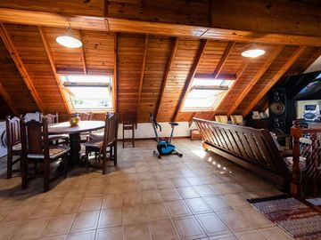 Venta Casa Boedo 4 dormitorios, jardin pileta clim