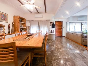 Venta Casa Boedo 4 dormitorios, jardin pileta clim