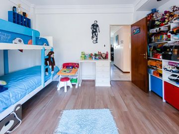 Venta Casa Boedo 4 dormitorios, jardin pileta clim