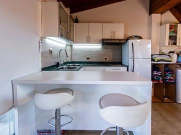 Venta Casa Boedo 4 dormitorios, jardin pileta clim