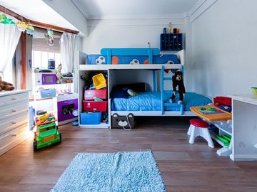 Venta Casa Boedo 4 dormitorios, jardin pileta clim
