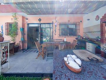 Venta Casa Boedo 4 dormitorios, jardin pileta clim