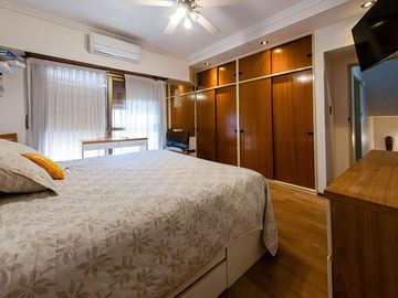 Venta Casa Boedo 4 dormitorios, jardin pileta clim