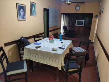 AMPLIA CASA 3 HAB / 2 BAÑOS / COCHERA SAN VICENTE