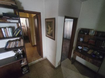 AMPLIA CASA 3 HAB / 2 BAÑOS / COCHERA SAN VICENTE