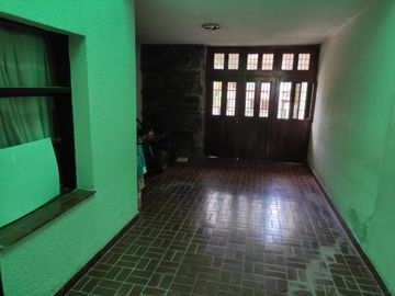 AMPLIA CASA 3 HAB / 2 BAÑOS / COCHERA SAN VICENTE