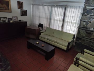 AMPLIA CASA 3 HAB / 2 BAÑOS / COCHERA SAN VICENTE
