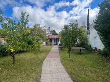 VENTA CASA 3 amb garage y lavadero NECOCHEA