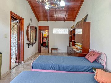 VENTA CASA 3 amb garage y lavadero NECOCHEA