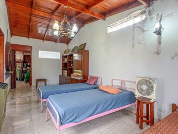 VENTA CASA 3 amb garage y lavadero NECOCHEA