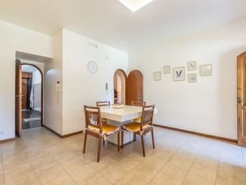 CASA 4 AMBIENTES, JARDIN,PILETA Y QUINCHO MARTINEZ