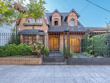 CASA 4 AMBIENTES, JARDIN,PILETA Y QUINCHO MARTINEZ