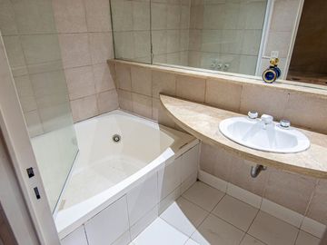 VENTA DUPLEX 4 AMBIENTES - LAS CAÑITAS - C/COCHERA