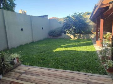 VENTA CASA 3 AMB EN DON BOSCO APTA  CREDITO