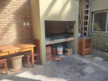 VENTA CASA 3 AMB EN DON BOSCO APTA  CREDITO