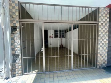 VENTA PH 3 DORMITORIOS CON PATIO SECO EN EL CENTRO